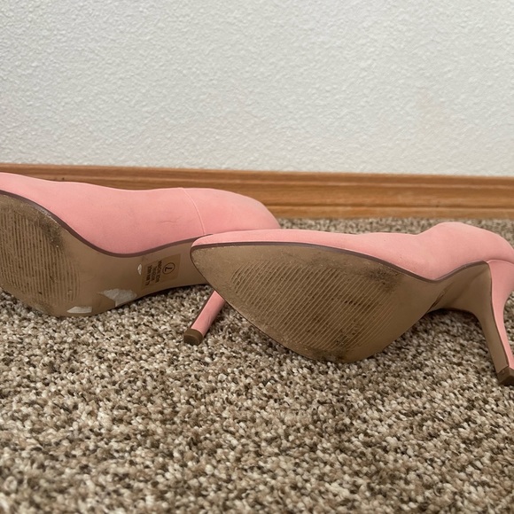 Heels - Picture 2 of 5